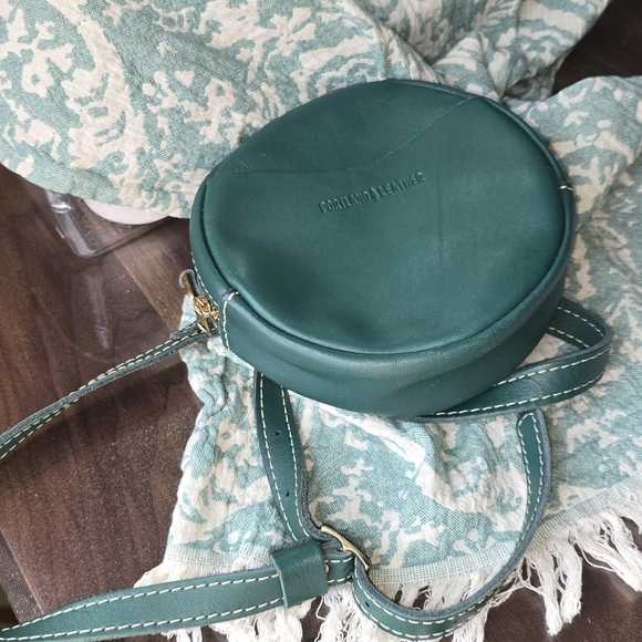 Portland Leather Small Round Crossbody Bag In Peacock - Picture 3 of 5